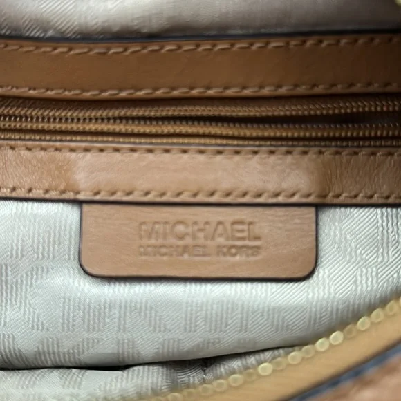 Michael Kors Crossbody - Picture 3 of 3